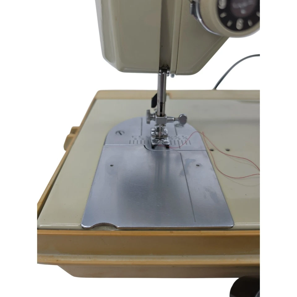 Máquina de costura vintage Sears Kenmore modelo 5186 - Imagem 4 de 4