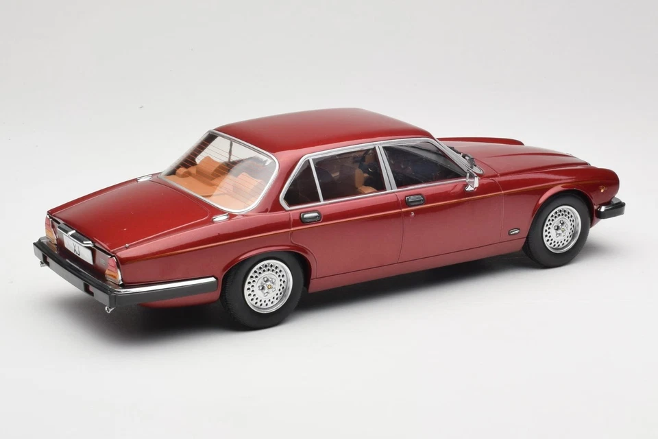 MCG18176 Jaguar XJ Series III Metallic Dark Red MCG 1/18 - Image 2 of 4