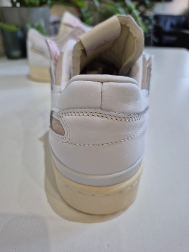 ADIDAS FORUM 84 BASSO ORIGINALE. SCARPE DA GINNASTICA UOMO TAGLIA 9 UK. BIANCO/BLK/RD *2020* - Foto 3 di 15