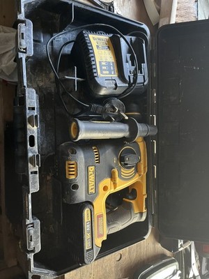 DEWALT DCH253 Typ 1 18V Akku SDS Bohrhammer Ladegerät und Akku defekt 