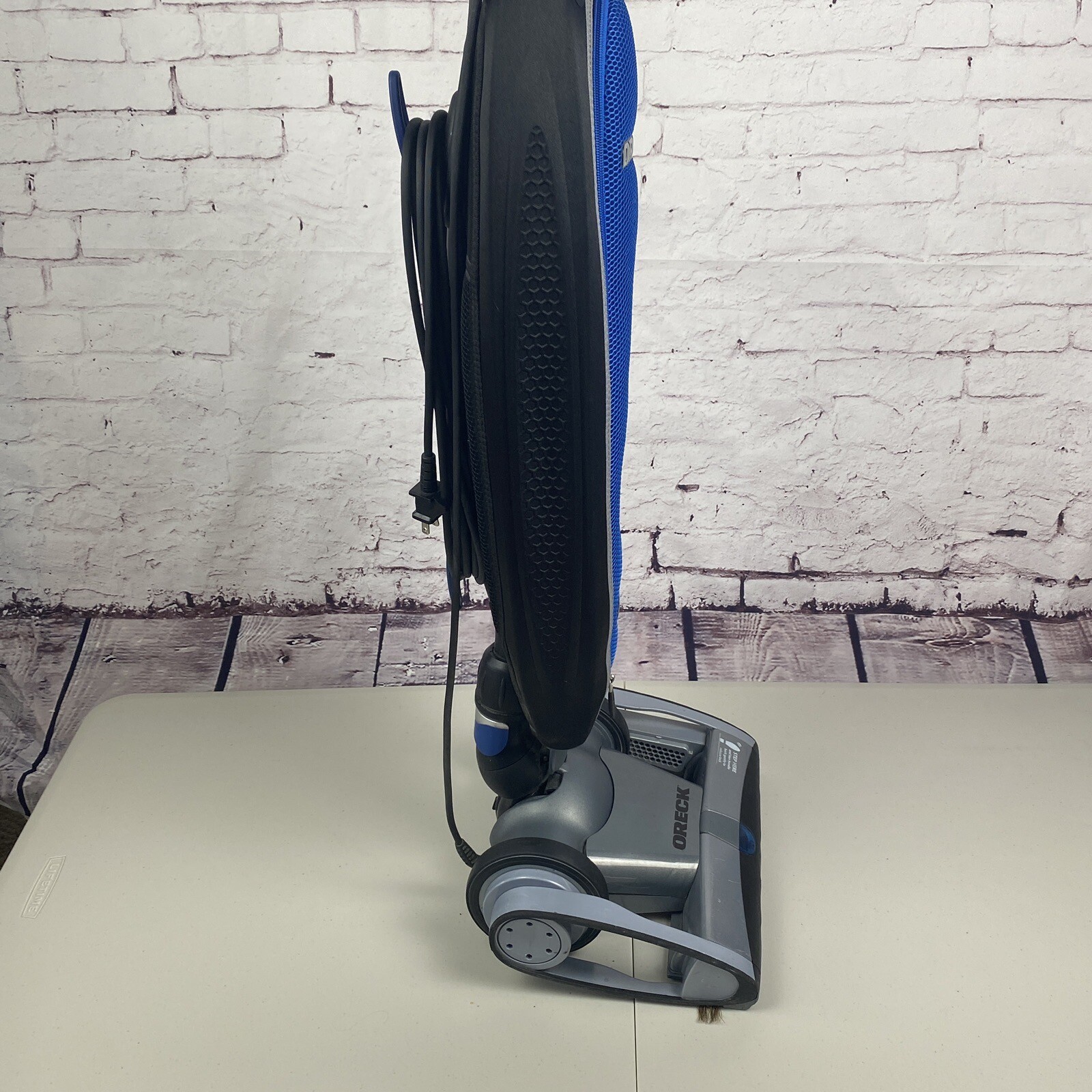 Oreck LW1500RS Magnesium Upright Vacuum Cleaner HEPA 2 Speed Swivel eBay