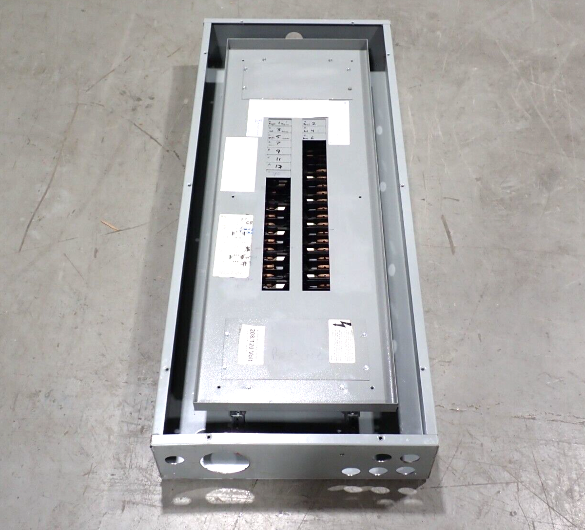 GE 225 Amp Main Breaker Panelboard 208y/120 VAC 42 Circuit 3 Phase