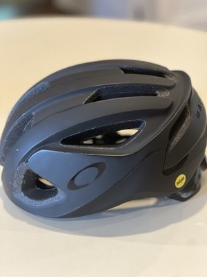 OAKLEY BIKE HELMET ARO3