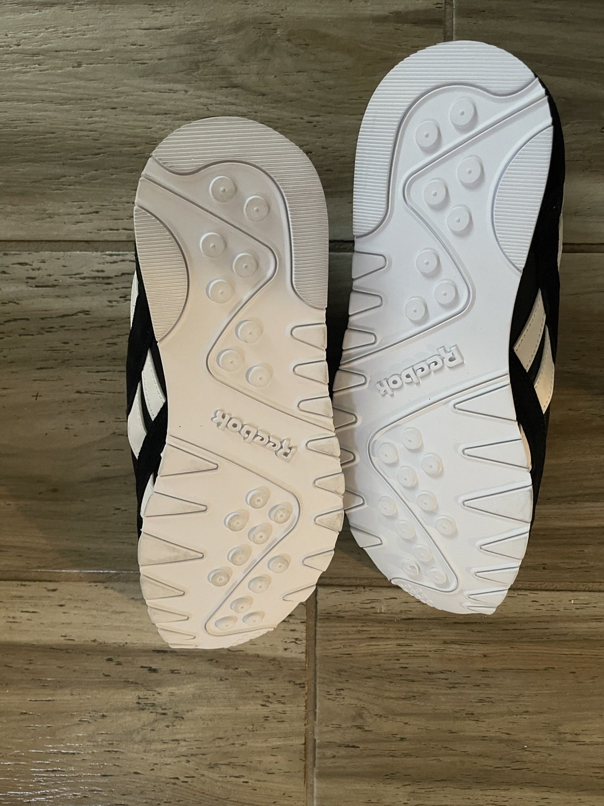 Reebok Men’s Shoes Sz 10 NWOB