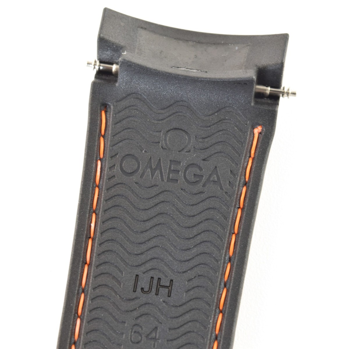 Omega Planet Ocean 45.5mm Black Rubber 22mm to 20mm Wide Watch