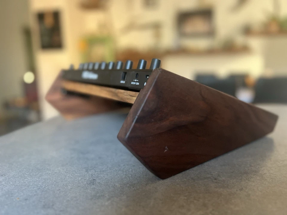 Ableton Push 2 Stand Walnut - Immagine 3 di 4