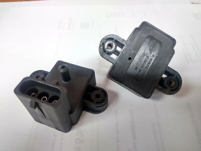 TWO (2x) AS8 Barometric Pressure Sensors Standard Motor Products 