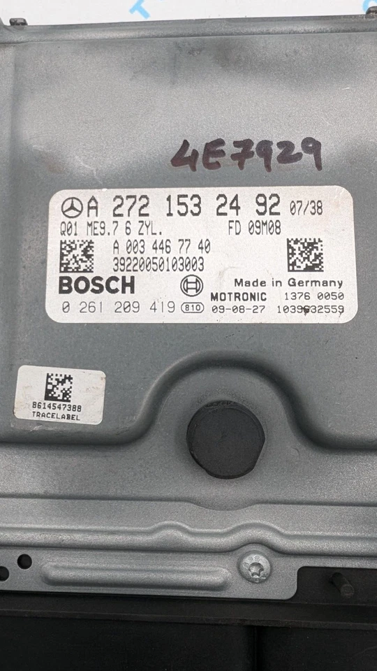 Mercedes-Benz C300 2010 Bosch ME9.7 / A2721532492 ECU 0261209419 usado Foto 2 de 4