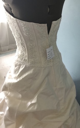 Nuevo vestido de novia David Bridal. Talla 2 - Imagen 5 de 7