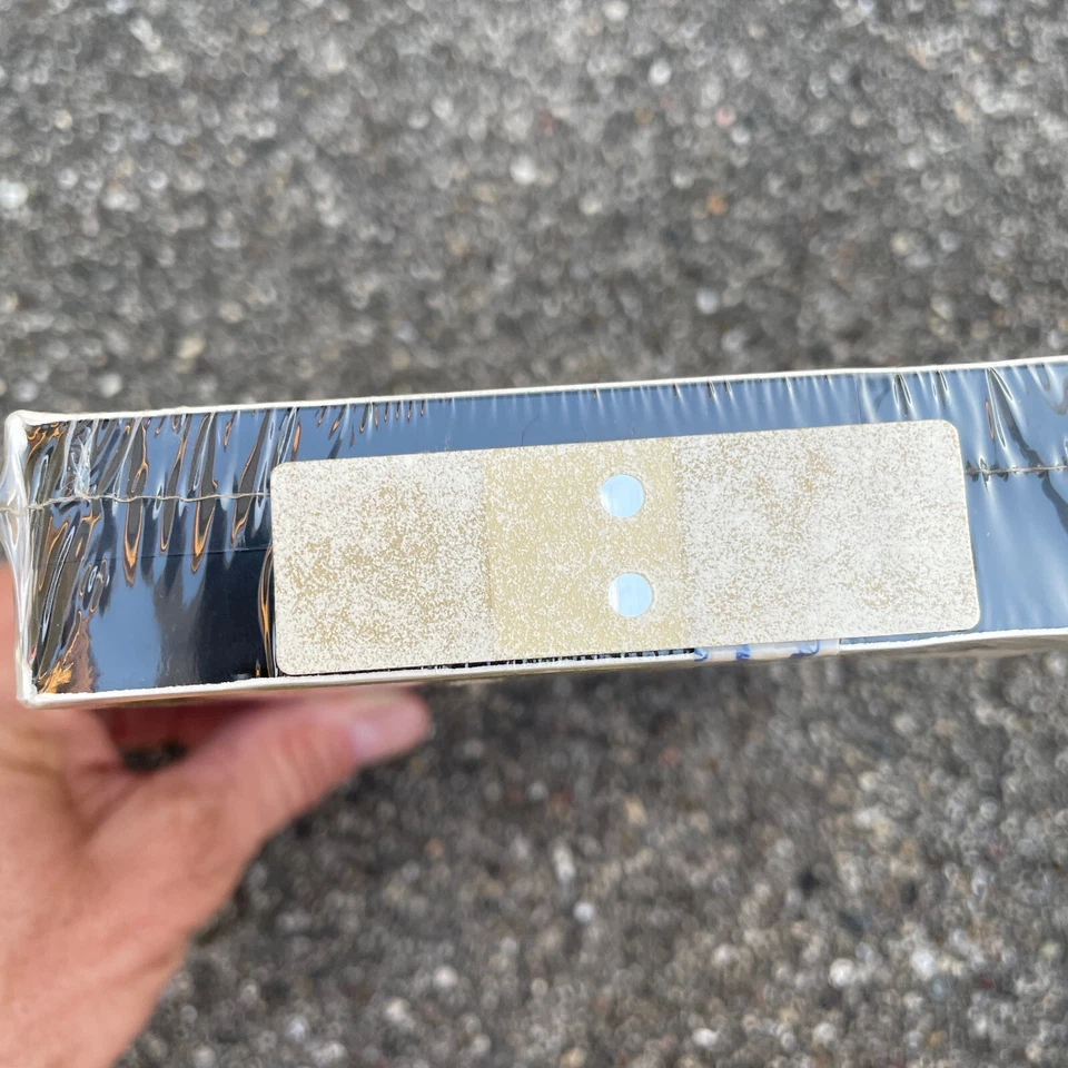 BRAND NEW Bad News Bears Breaking Training (VHS, 1989) RARE Sealed Watermarks - Imagem 3 de 4