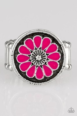 Paparazzi Ring - Garden View - Green
