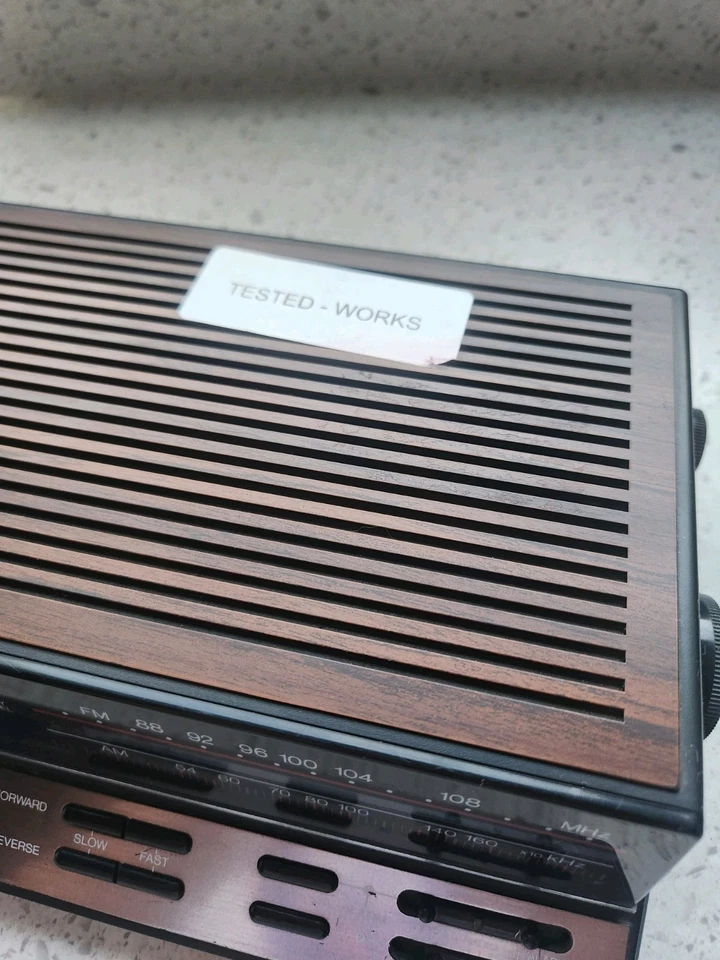 Realistic Alarm Clock Radio 12-1575, Chronomatic 267 AM/FM Vintage  Retro  - Image 4 of 4