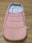 BUGABOO UNIVERSAL FOOTMUFF/COSYTOES FLEECE LINED MORNING PINK