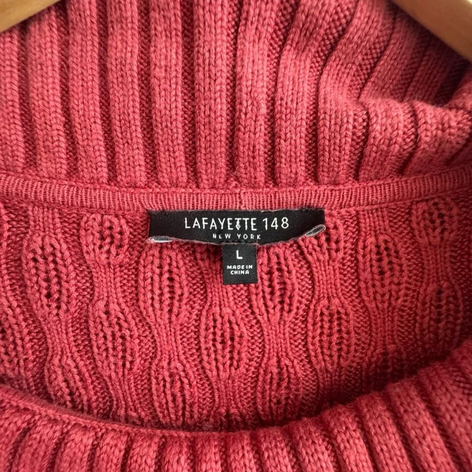 Suéter tejido con cable cuello capucha Lafayette 148 talla grande en canela chai Foto 2 de 4