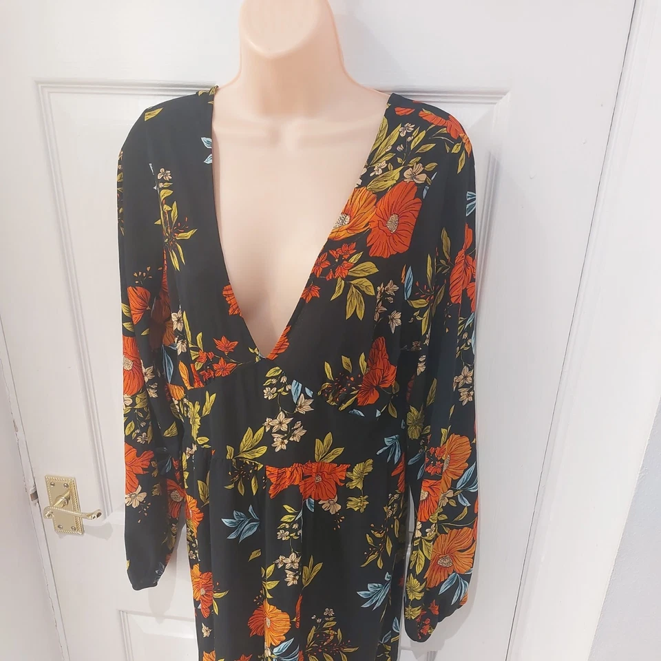 Mono de pierna ancha negro/rojo talla 14 manga larga recortada espalda fiesta Asos Foto 3 de 4