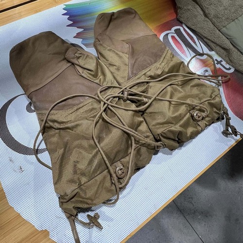 US Military Outdoor Research Gore-Tex Extreme Cold Weather Mittens Excellent - Picture 9 of 12