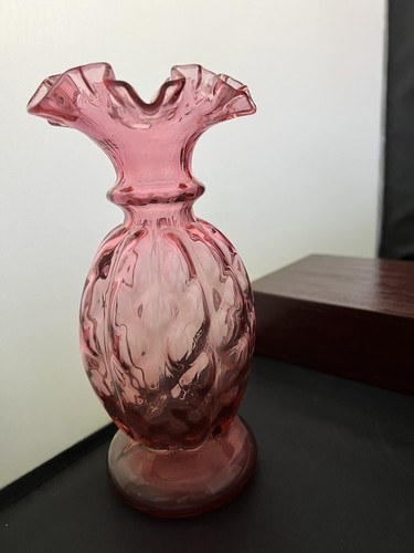 FENTON Glass RUFFLED CRANBERRY DIAMOND OPTIC MELON VASE 8 1/4” Stunning Pink - Picture 10 of 10