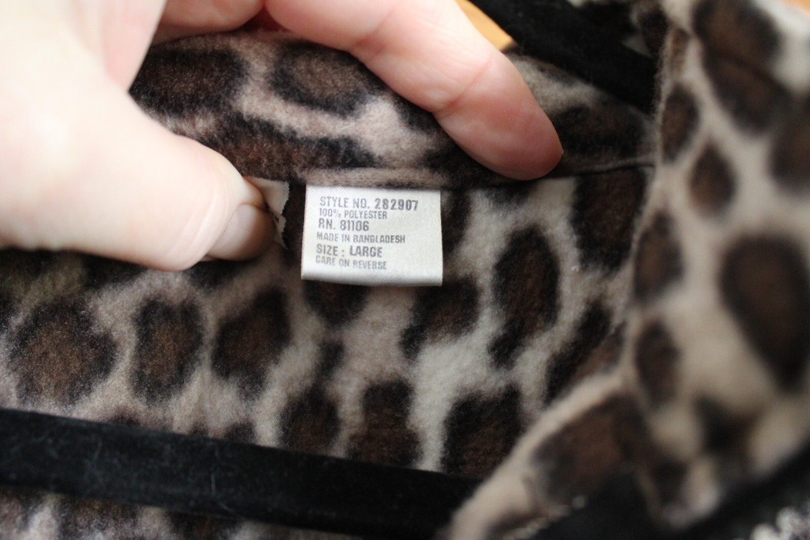 Women's Large - Leopard Pattern Pullover Fleece b… - image 6