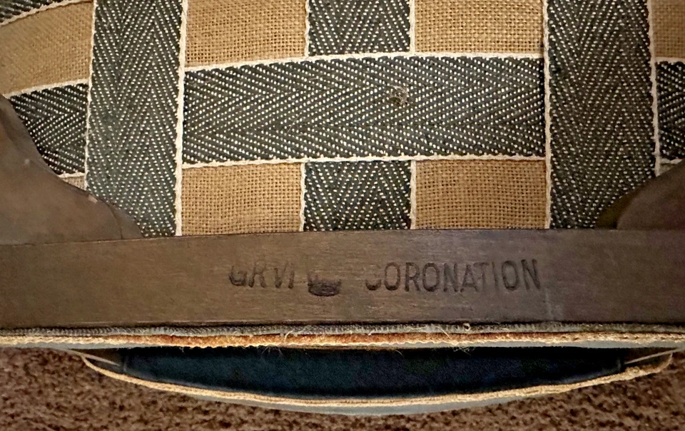 Silla y taburete coronación roble limado Jorge VI originales - terciopelo genuino raro Foto 4 de 4