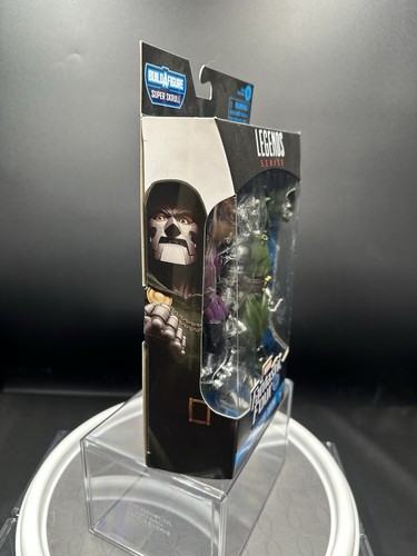 Marvel Legends Super Skrull Wave Doctor Doom - Picture 3 of 6