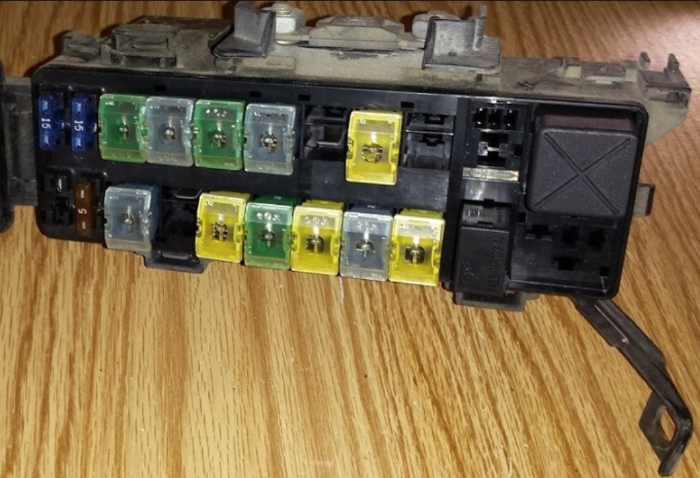 ファイヤーボックス ZCASE® BMZS 80V 3-Pos. Forged Battery-Mounted Fuse Holder