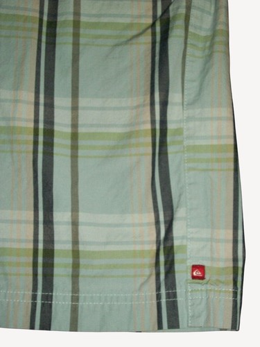 Quiksilver Boys Plaid Green Blue Board Shorts Casual Summer Wear Size 16 - Picture 3 of 6