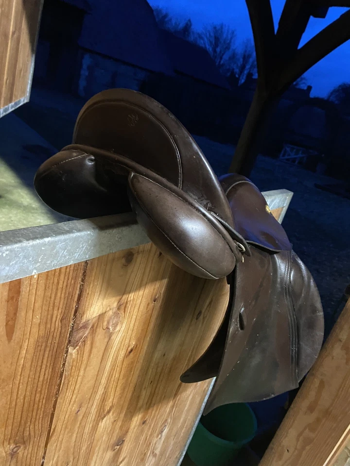 18” Cliff Barnsby Saddle - Image 2 of 4