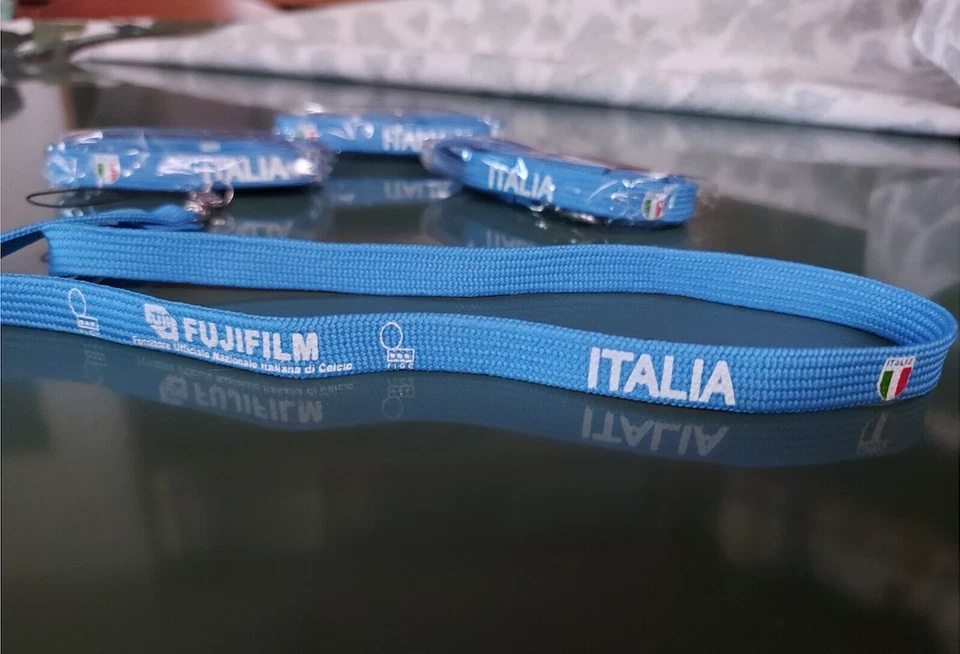 X1 FIGC Porta Badge Pass Portachiavi Nazionale Italia lanyard collarino Fujifilm - Immagine 2 di 2