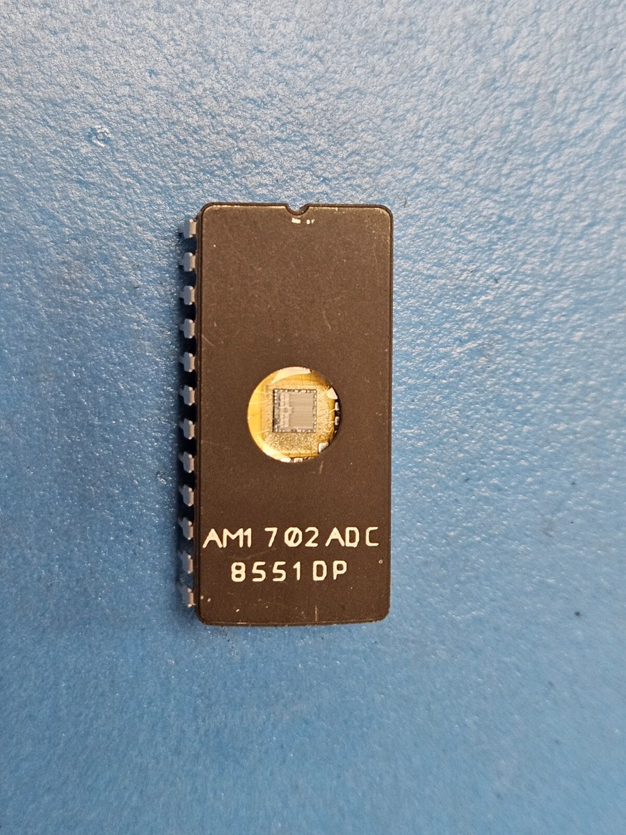 Eprom Amd 256x8 Dip-24 Circuito Integrato AM1702ADC AMD EPROM - 256x8, MOS, Formato DIP A 24 Pin, In Ceramica, Nuovo Per Applicazioni Elettroniche Chip Amd Ceramico Eprom