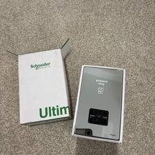 Schneider Ultimate Screwless 2 gang Dual Voltage Shaver Socket- Polished Chrome