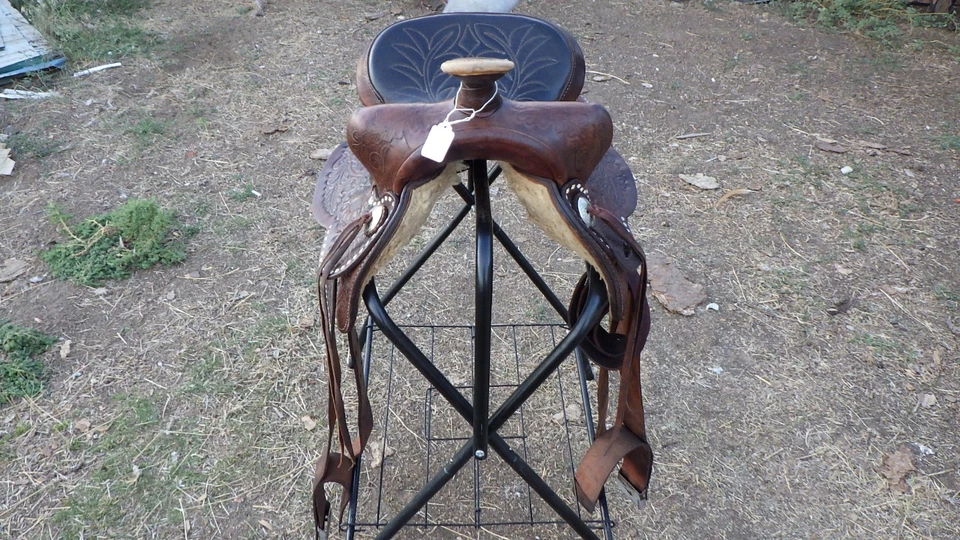Western Saddle Hand Tooled Vintage Circle Y (Broken Tree Circle Y Can Repair) - Image 4 of 4