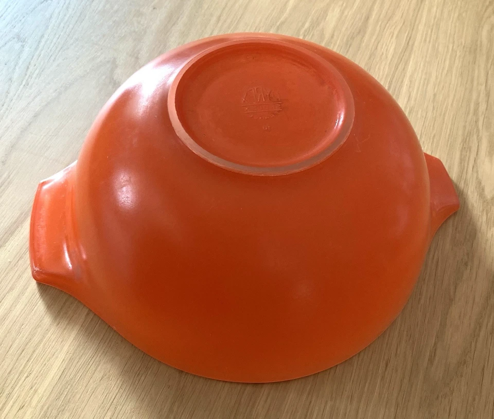 Saladier Pyrex Rouge Années 60 Vintage France - Photo 4/4