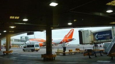 Foto 12x8 Manchester Flughafen Stand 21 Dornen grün Der Jetway ist für Stan C2017