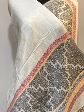 White Pashmina with Jacquard type pattern