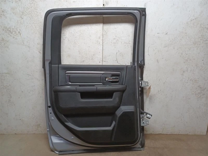 Puerta trasera del conductor estilo clásico para camioneta Dodge 1500 09-20 2667903 Foto 2 de 3