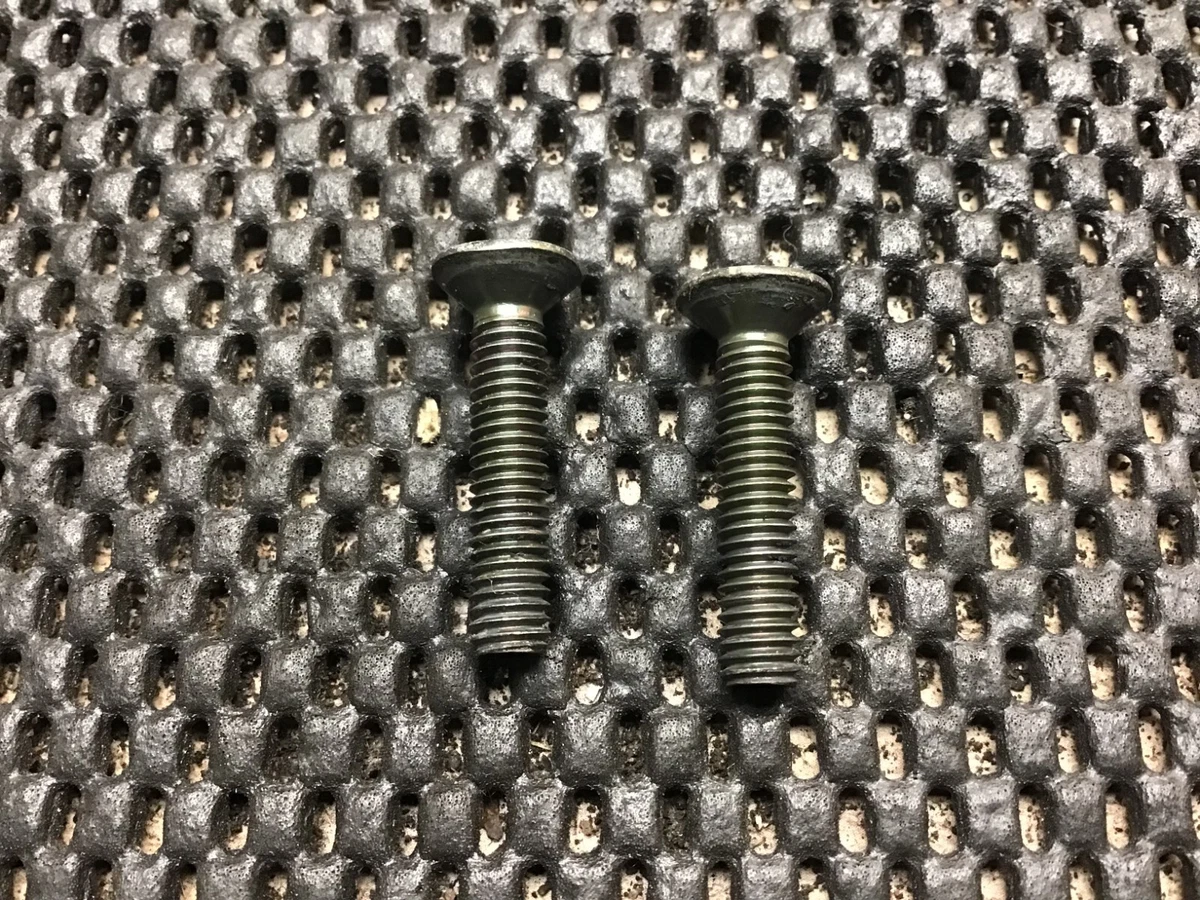 Suzuki GSX750 Seat Release Catch Mounting Bolts Full Bike Stripped