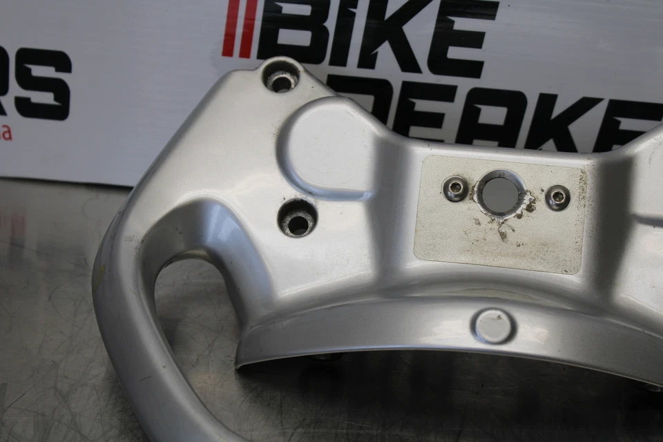 08 MOTO GUZZI BREVA 750 PASAJERO ASIENTO TRASERO BARRA AGARRE MANIJA BB154 Foto 3 de 4