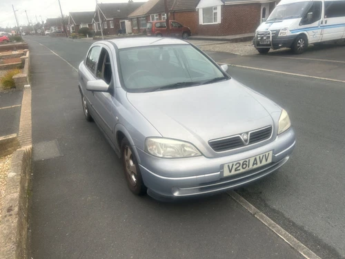 vauxhall astra automatic - Picture 1 of 5
