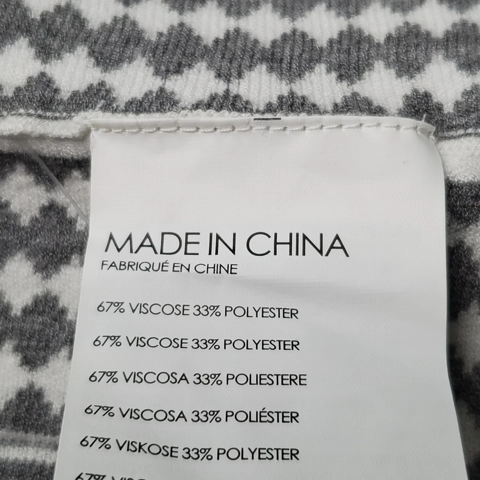 Mini saia skatista feminina Club Monaco plissada estampa cinza e branco tamanho P - Imagem 3 de 4