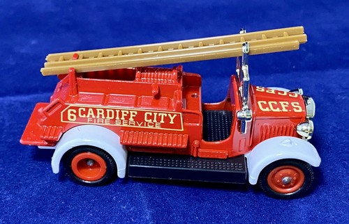 Camion e figurine vintage Days Gone Cardiff City vigili del fuoco 1983 Lledo - Foto 4 di 6