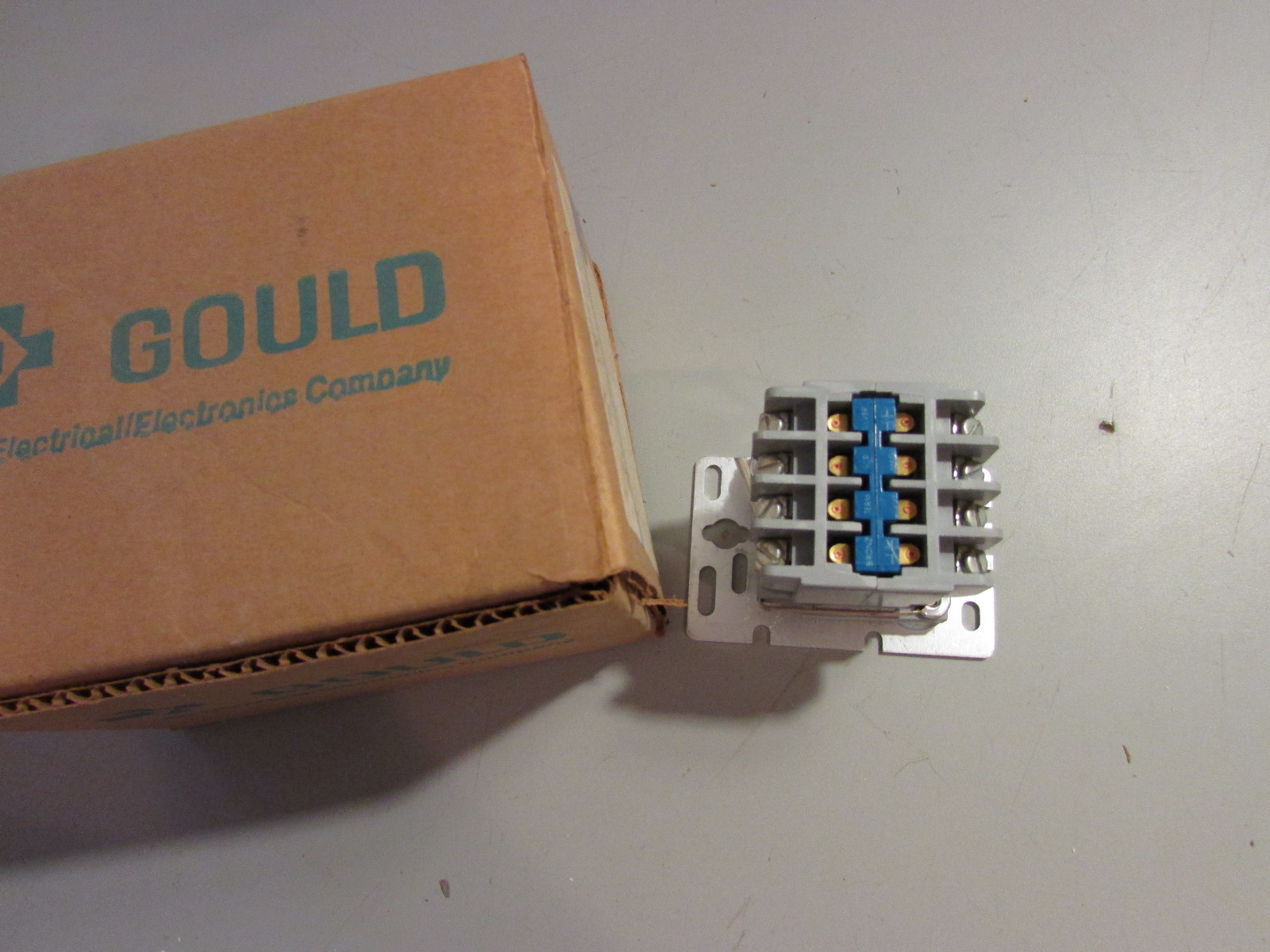 Telemecanique Gould M Series Control Relay M30B4011 Unused.