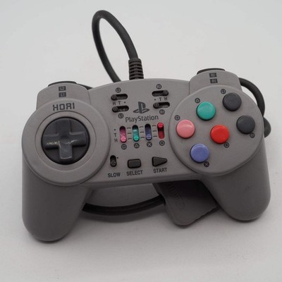 HORI FIGHTING COMMANDER 10B Control Pad Controller für Sony Playstation getestet