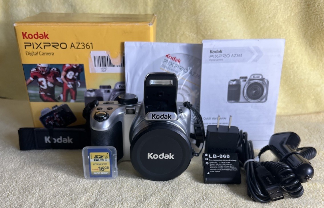 Kodak PIXPRO AZ361 16.0 MP Digital Camera 36x Optical Zoom