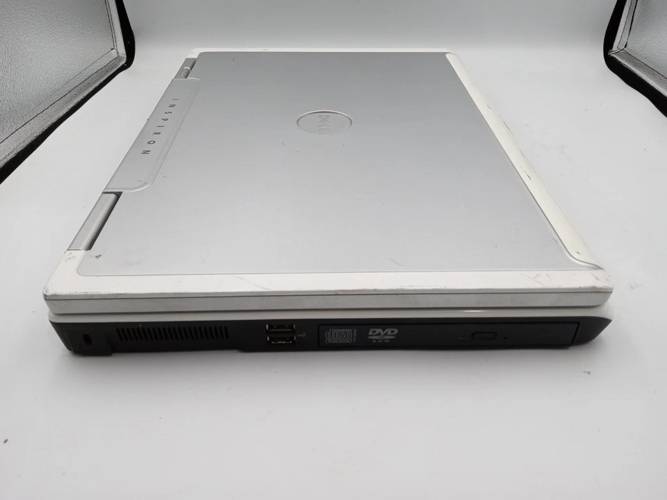 Dell Inspiron 9400 17" Laptop Intel Core Duo 1GB RAM 500GB HDD WinXP - READ -RR - Image 3 of 4
