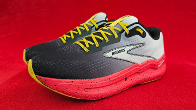 Brooks RunDisney Ghost Max 2 Mickey Mouse Running Shoes  display picture 3
