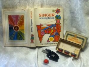 VTG 1st Ed 1969 SINGER Sew HC Book Auto Zig Zagger Design 1975/2000 Gladys Cunni