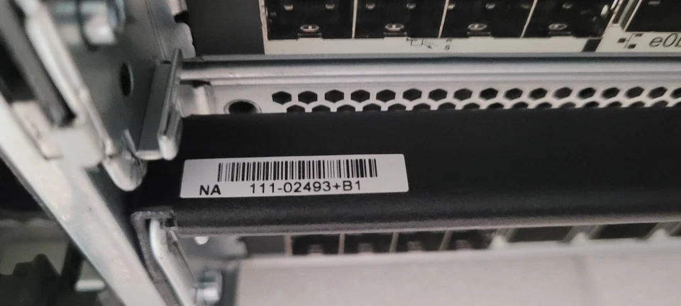 NetApp AFF A300 All Flash Filer w/ 2x Controllers 111-02493,2x PSU,Rails - Image 3 of 4