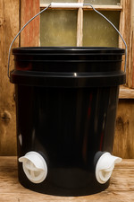 Automatic Gravity Chicken Feeder for Chickens/Poultry Black, 5-Gallon 