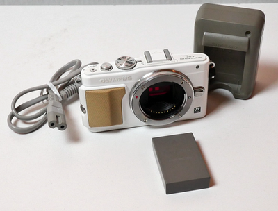 Olympus PEN Lite E-PL5 Mirrorless Camera – 16MP Micro Four Thirds