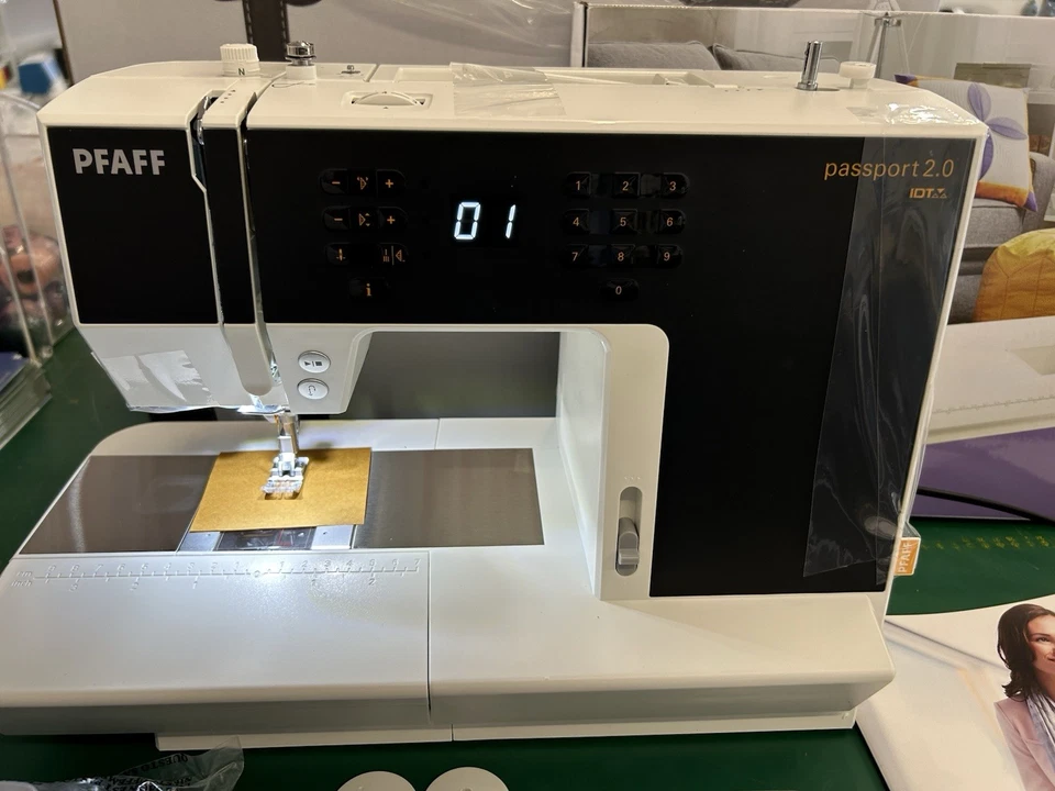 Pfaff Passport 2.0 Computerized Sewing Machine with Accessories IDT - Image 2 of 4